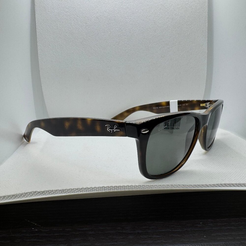 Ray-Ban New Wayfarer Classic RB2132 – Polished Tortoise / G-15 Green